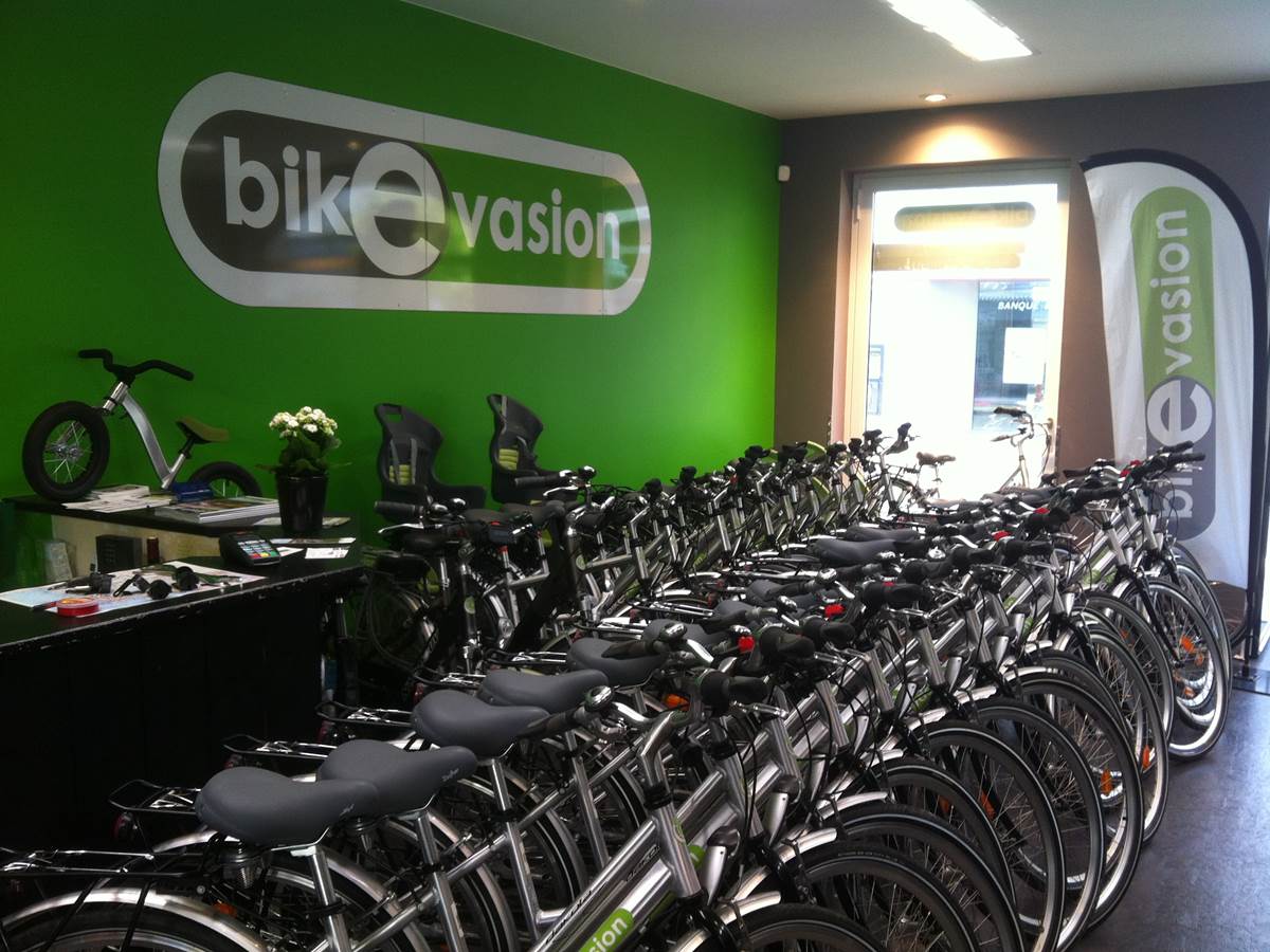 L'intérieur du shop, marqué de sa couleur !