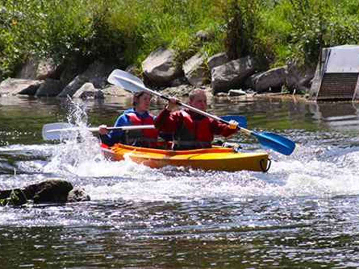 Kayak Les Remous à mi chemin entre HAMOIR & XHIGNESSE 10' à pieds