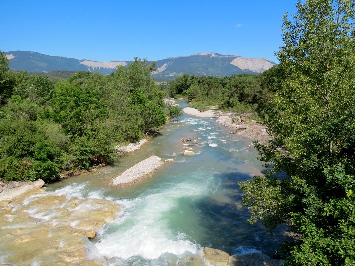 Rivière Drôme à 500mètres du camping