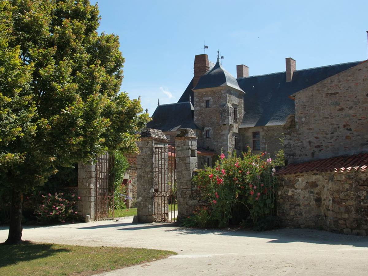 LE LOGIS DE LA CHABOTTERIE - Sites touristiques SAINT SULPICE LE ...