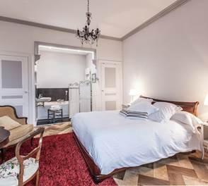 Chambre Ravel avec baignoire et douche