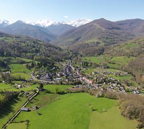 Vue de Castillon en Couserans Printemps