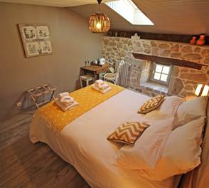 Chambre châtaignier - La Vieille Maison de Pensol - PNR Périgord Limousin