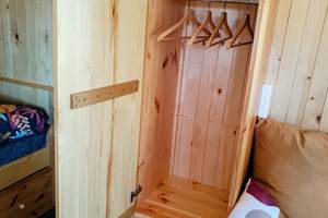 placard avec penderie