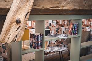 Maison-Vitis-Le-Refuge-de-Lamartine-bibliothe`que