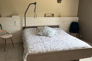 sur demande à notre association vous pouvez avoir un lit médicalisé pour 2 personnes