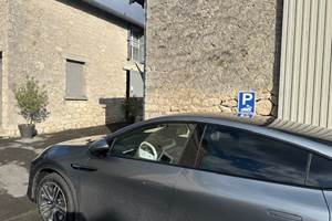 PARKING BORNE DE RECHARGE