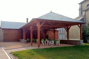 Halle en face du gîte