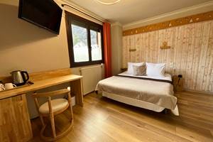 Hotel Bagnères de Luchon St Mamet Pyrénées La Rencluse