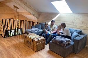 Salon avec télé à l'étage