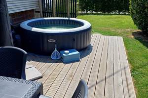 Jacuzzi dans le jardin