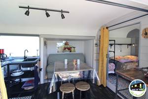 10 Gite la chevalerie 49170 roulotte loge des clowns