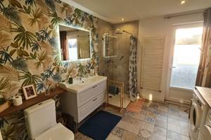 salle-de-bain-rdc-séjour-à-lille-week-end-entre-amis