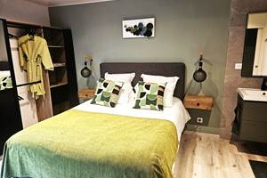 SUITECELADONbedroom3