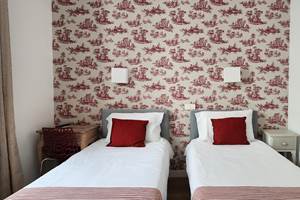Chambre lits jumeaux au cœur de Biarritz