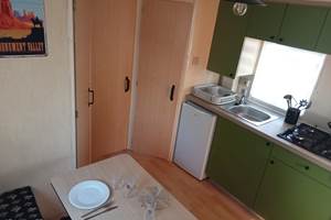 camping-la-perle-creuse-MH-4personnes-Arizona-pièce de vie2