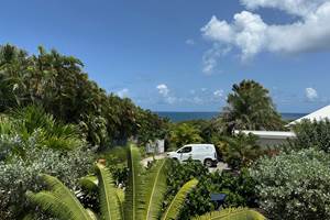 Iguane House villas & Micro Spa Villa Mangrove parking et vue mer