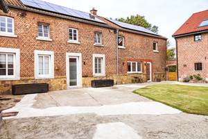 Gi^te Maud Neuprez. EXTERIEUR BOOKING HD-17