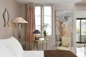 chambre-cosy-lit-double-decoration-honfleur-chambres-hotes-calvados-weekend