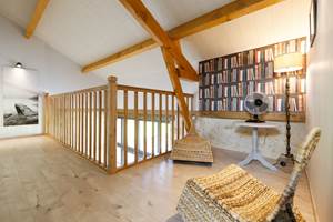 Etage, coin détente, mezzanine