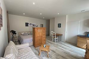 CHAMBRES-D'HÔTES-LE-PUITS-SAINTE-CLAIRE-Studio-Salon