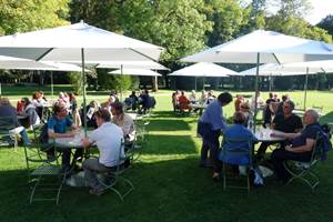 DEJEUNER A LA FERME-AUBERGE EN TERRASSE