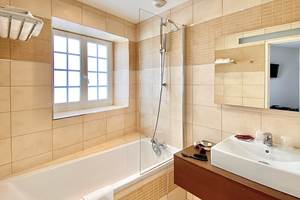 Salle De Bain, Chambre Double