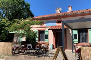 Maison Ecluse N°17 - Terrasse du café (2)