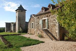 le-chateau-de-pervinquieres-exterieur