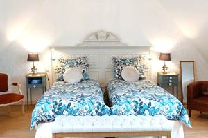 Twin bed