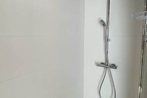SALLE DE BAIN 1ER E´TAGE douche MF