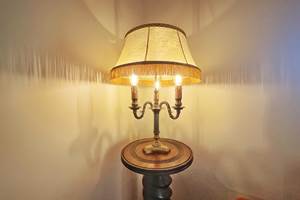 La Maison Voyage 41 - decoration lampe type bouillote