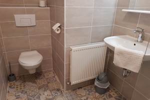 Salle de bain détails Lavabo et toilettes