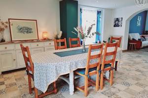 Table pour 11 personnes dans un logement de groupe à Lille