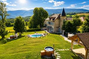 Le Manoir du Colombier, gîtes 4 étoiles avec piscine et bains nordiques