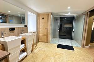 love-room-eden-de-roques-douche-sensorielle (3)