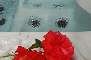 roses jacuzzi