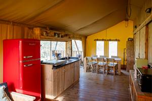 vue d'ensemble cuisine et salle à manger écolodge dreamer