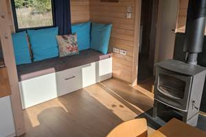 Cabane du Renard, banquette du salon