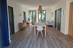 Grande pièce de vie du gîte Le Pressoir, version 2 chambres.