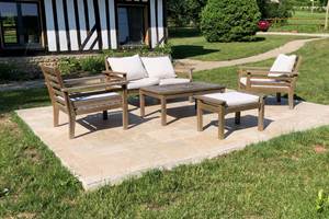 Au Sud, la terrasse pour lire, se reposer ou prendre un bain de soleil