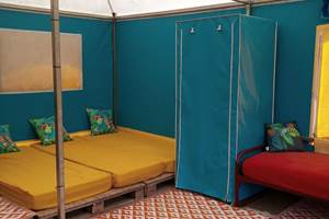 Spring-garden-Chalets-tente-intérieur