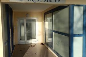 entrée avec digicode et boitier clés