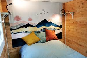 Lit dans le cabanon du Chamane