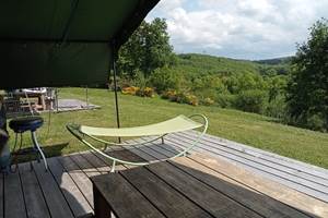 Camping-la-perle-tente-safari-6personnes-terrasse-vue