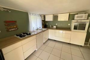 Cuisine équipée avec lave vaisselle