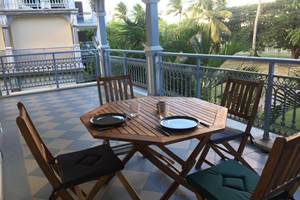 Terrasse couverte vue sur le jardin