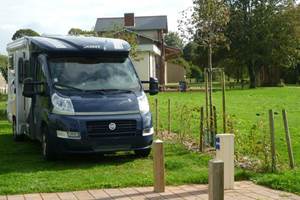 bornes electricité aire de camping de la gare de Guiscriff