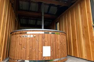 Bain nordique 8 places chauffé au bois