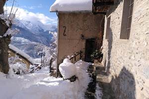 Entrée du gîte hiver.